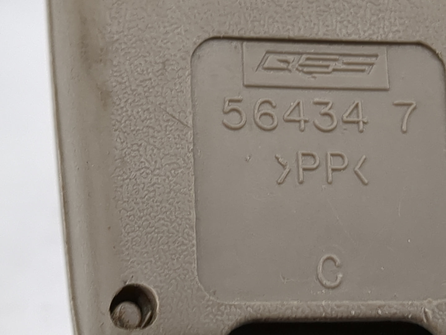 2003 Toyota Camry Driver Seatbelt Buckle Tan - Oemusedautoparts1.com