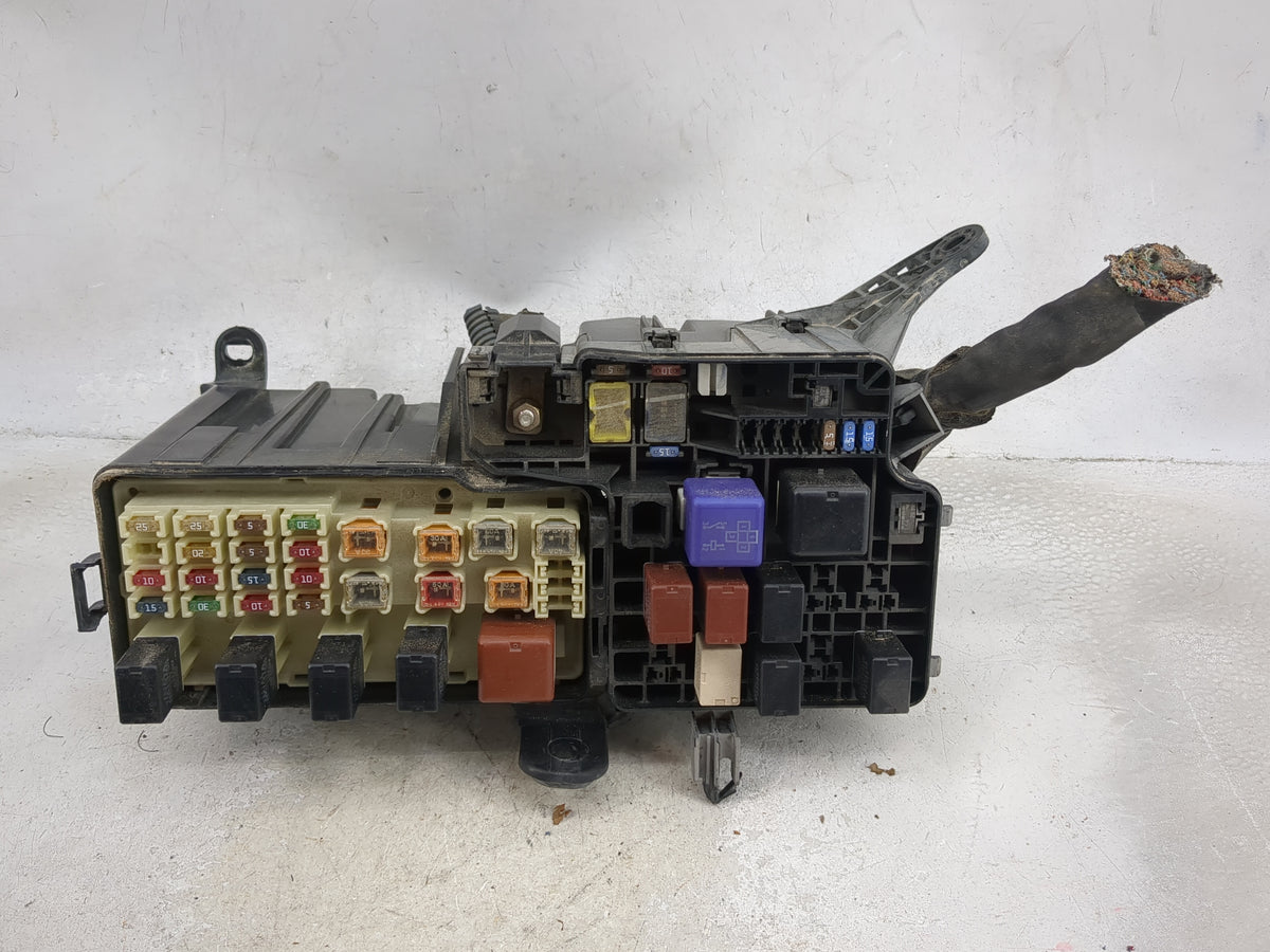 2003 Toyota Camry Fusebox Fuse Box Panel Relay Module P/N:8036 Fits OEM Used Auto Parts - Oemusedautoparts1.com
