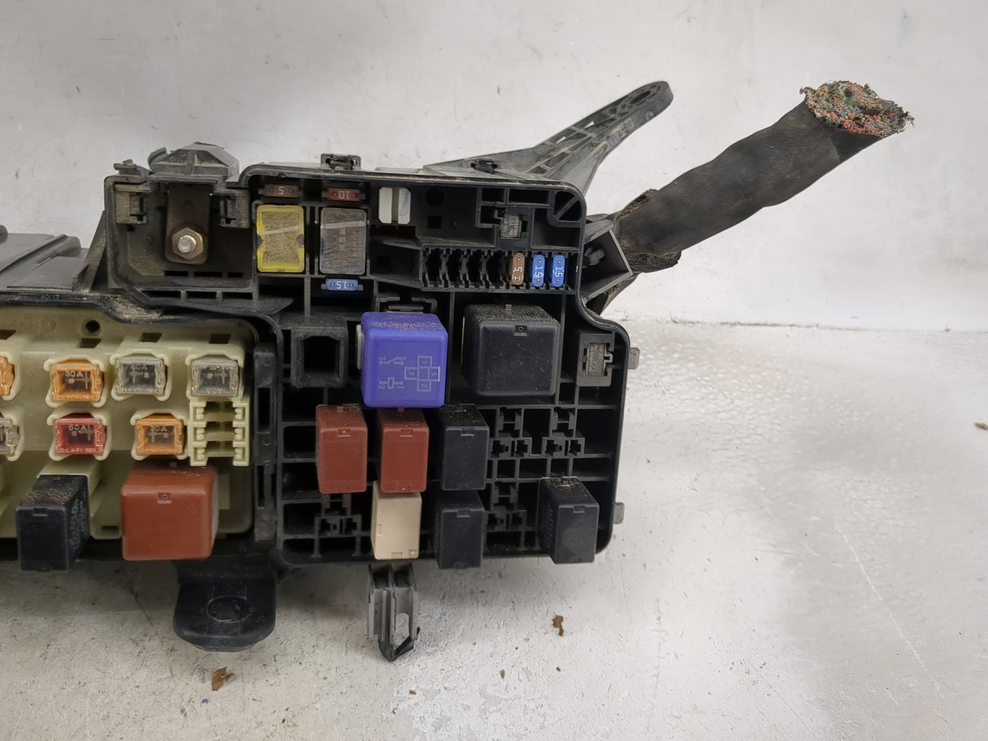 2003 Toyota Camry Fusebox Fuse Box Panel Relay Module P/N:8036 Fits OEM Used Auto Parts - Oemusedautoparts1.com