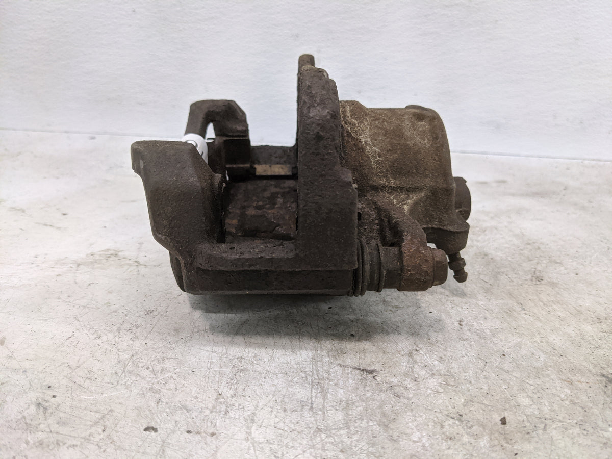 2002-2004 Toyota Camry Front Passenger Right Brake Caliper 1510635 - Oemusedautoparts1.com