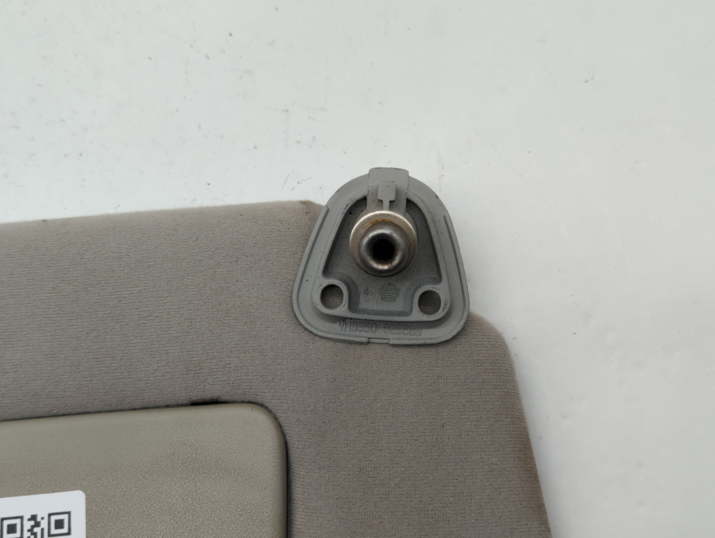 2002-2006 Toyota Camry Sun Visor Shade Replacement Passenger Right Mirror Fits Fits 2002 2003 2004 2005 2006 OEM Used Auto P