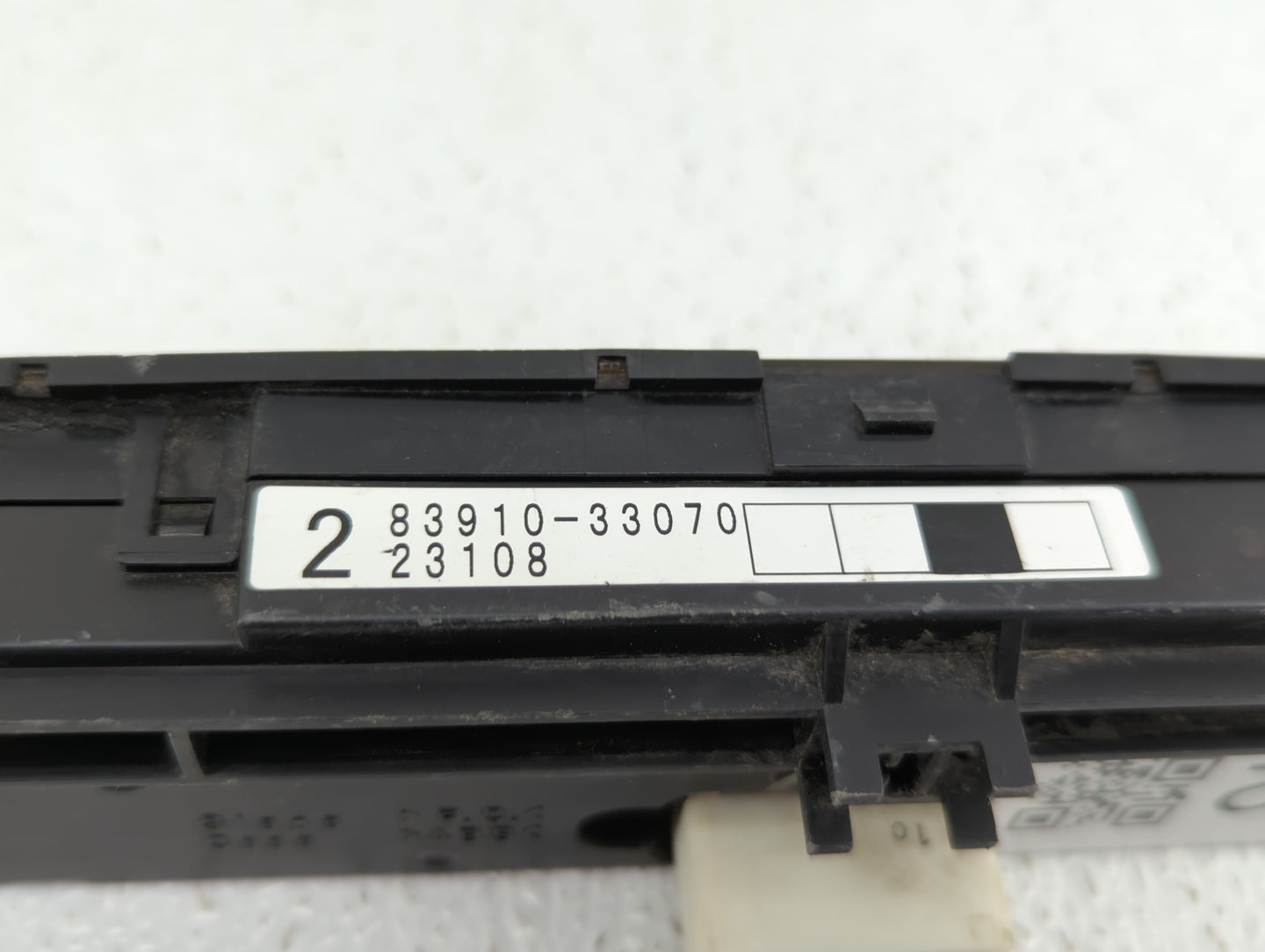 2003 TOYOTA CAMRY DASH CLOCK TIME DISPLAY 83910-33060 OEM - Oemusedautoparts1.com