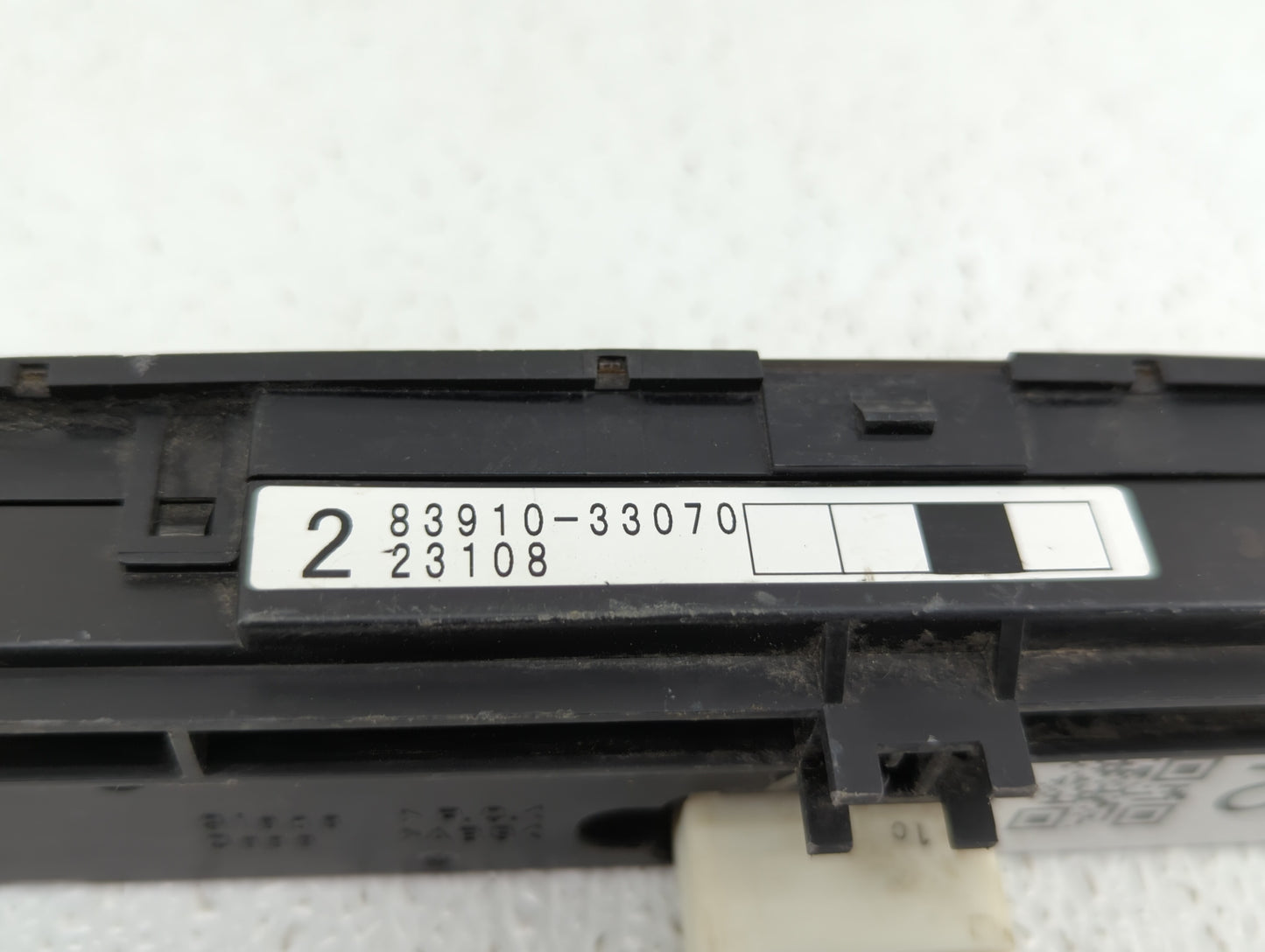 2003 TOYOTA CAMRY DASH CLOCK TIME DISPLAY 83910-33060 OEM - Oemusedautoparts1.com