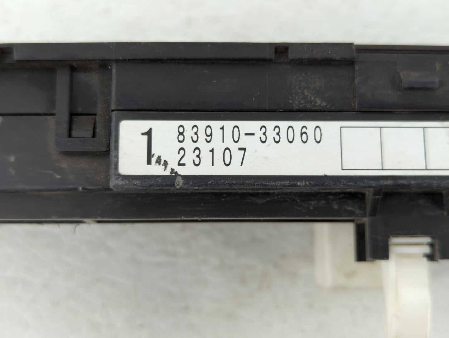 2003 Toyota Camry Digitial Dash Clock P/N:83910-33060 Fits OEM Used Auto Parts - Oemusedautoparts1.com