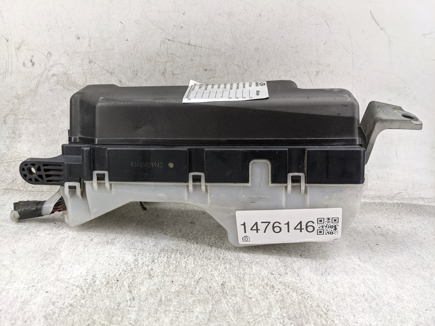 2003-2004 Toyota Corolla Fusebox Fuse Box Panel Relay Module P/N:R0100029942 Fits Fits 2003 2004 OEM Used Auto Parts - Oemus