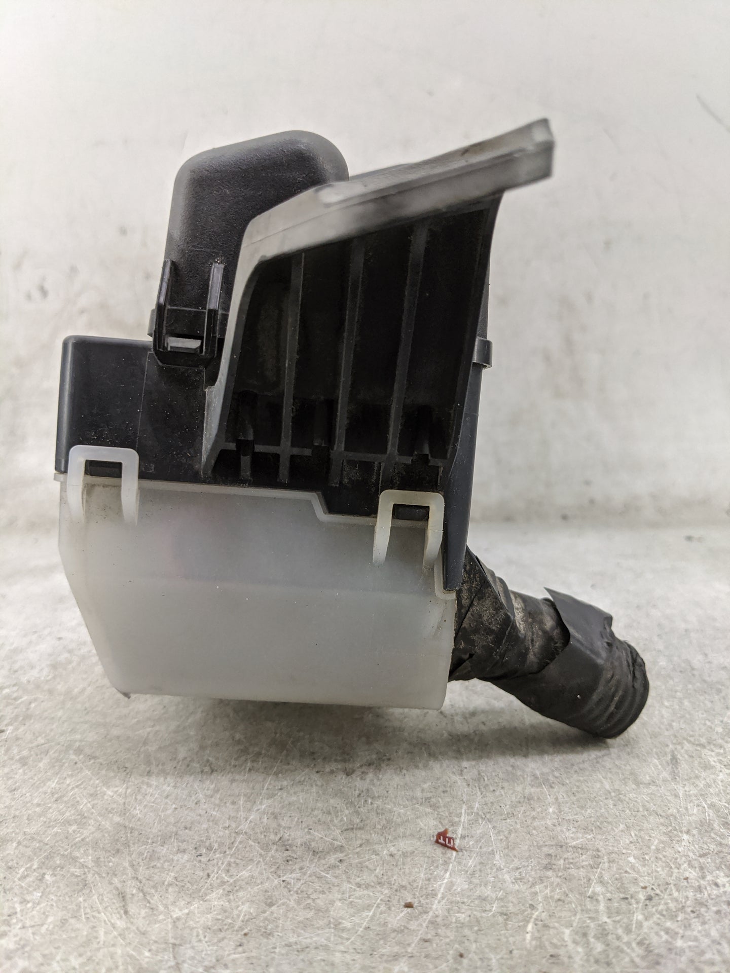 2003-2004 Toyota Corolla Fusebox Fuse Box Panel Relay Module P/N:R0100029942 Fits Fits 2003 2004 OEM Used Auto Parts - Oemus