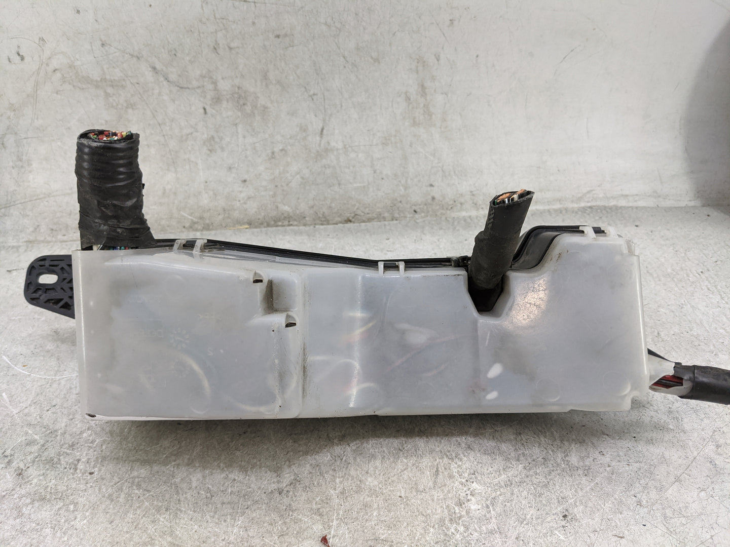 2003-2004 Toyota Corolla Fusebox Fuse Box Panel Relay Module P/N:R0100029942 Fits Fits 2003 2004 OEM Used Auto Parts - Oemus