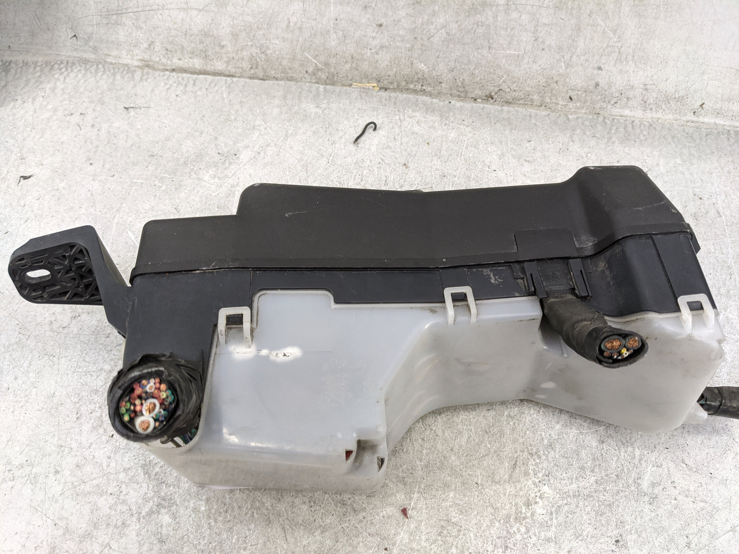 2003-2004 Toyota Corolla Fusebox Fuse Box Panel Relay Module P/N:R0100029942 Fits Fits 2003 2004 OEM Used Auto Parts - Oemus