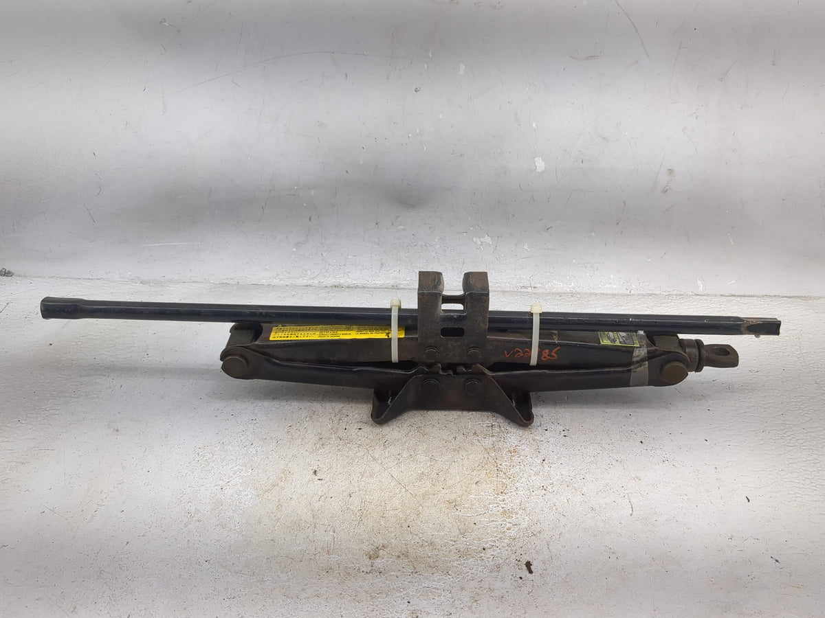 2003 Toyota Corolla Spare Scissor Car Jack - Oemusedautoparts1.com
