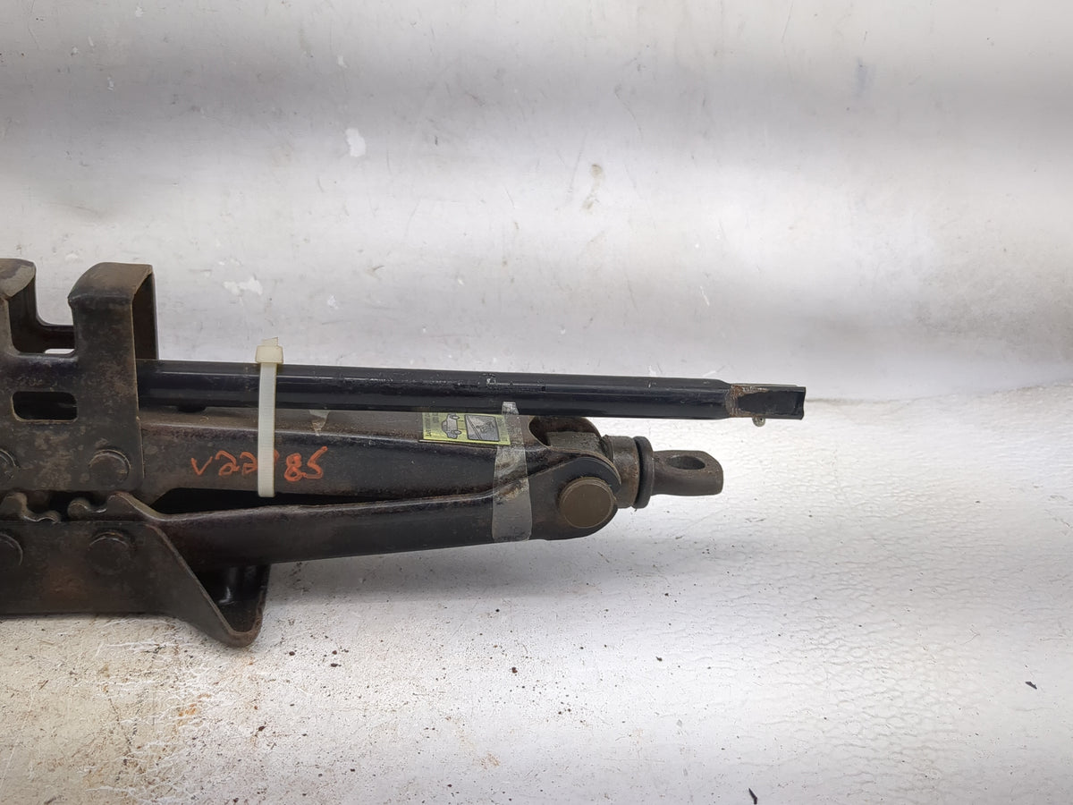 2003 Toyota Corolla Spare Scissor Car Jack - Oemusedautoparts1.com