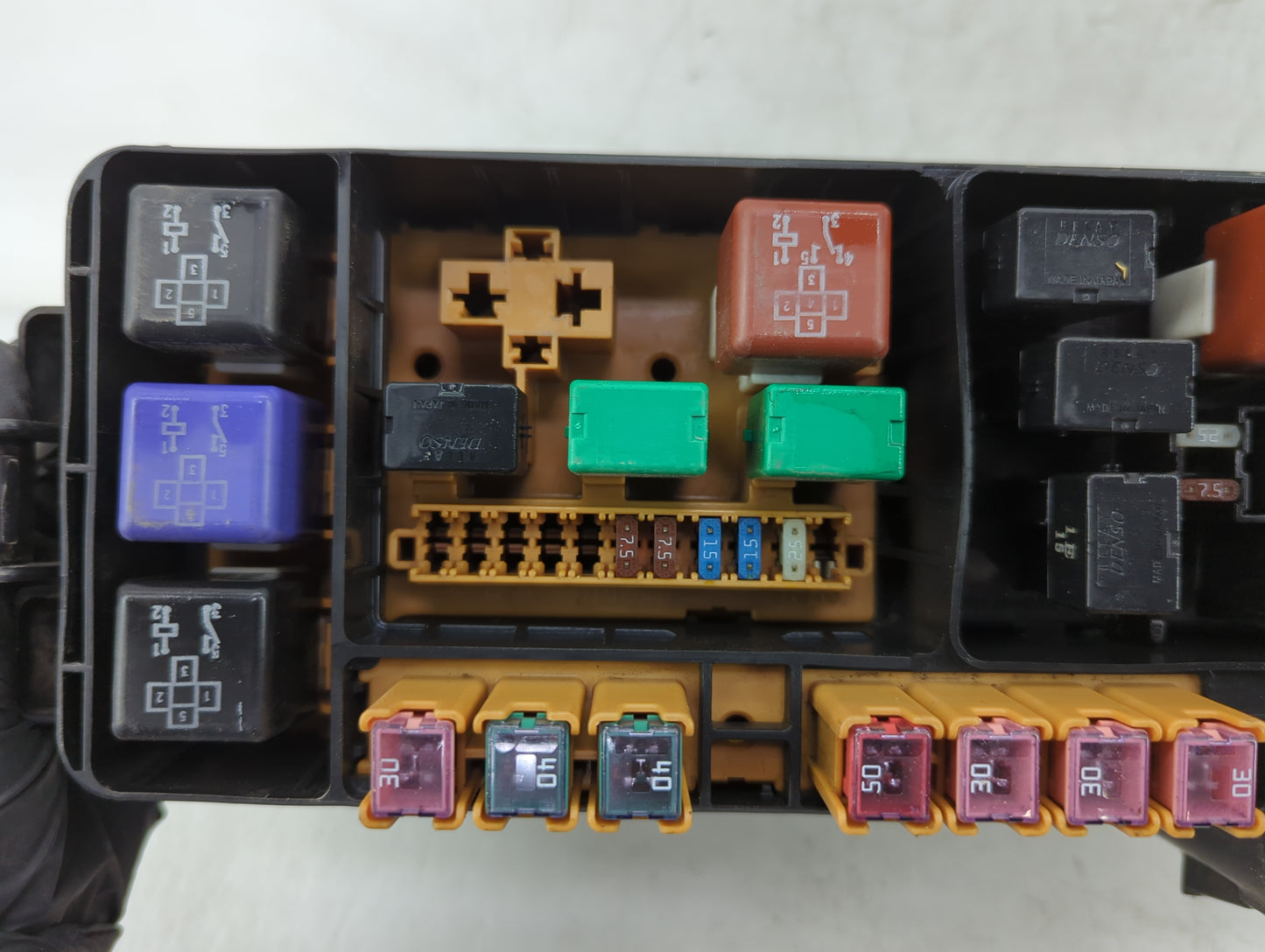 2001-2003 Toyota Highlander Fusebox Fuse Box Panel Relay Module P/N:8266248020 Fits Fits 2001 2002 2003 OEM Used Auto Parts 