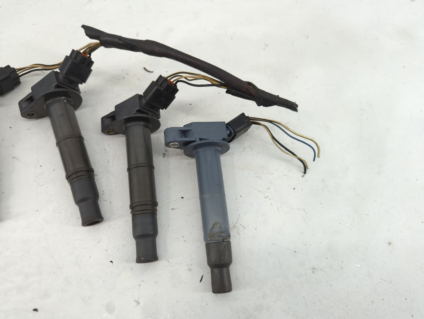2001-2007 Toyota Highlander Ignition Coil Igniter Pack - Oemusedautoparts1.com