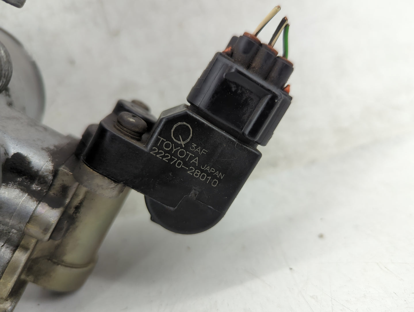 2001-2003 Toyota Highlander Throttle Body P/N:22270-28010 Fits Fits 2001 2002 2003 OEM Used Auto Parts - Oemusedautoparts1.c