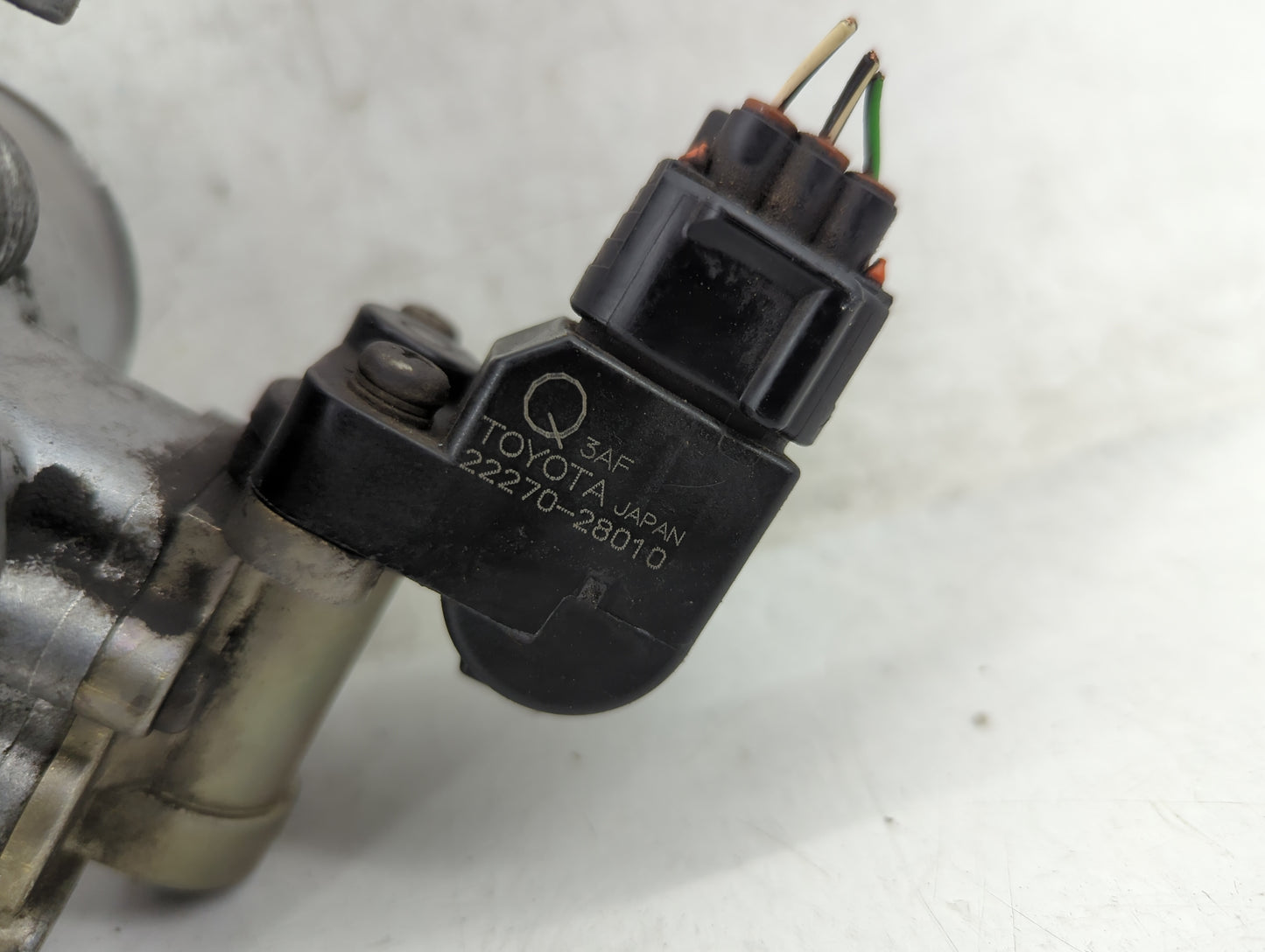2001-2003 Toyota Highlander Throttle Body P/N:22270-28010 Fits Fits 2001 2002 2003 OEM Used Auto Parts - Oemusedautoparts1.c