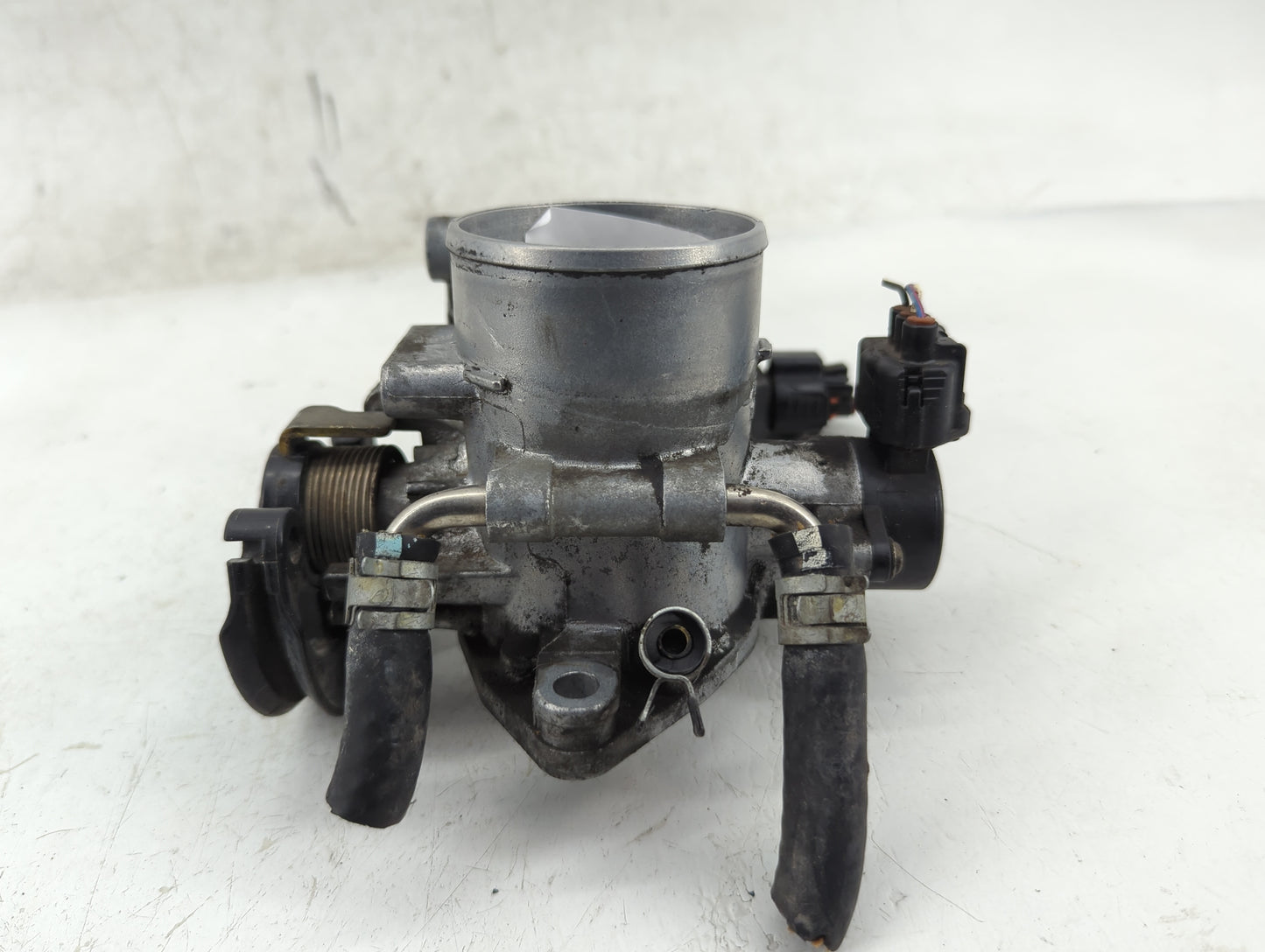 2001-2003 Toyota Highlander Throttle Body P/N:22270-28010 Fits Fits 2001 2002 2003 OEM Used Auto Parts - Oemusedautoparts1.c