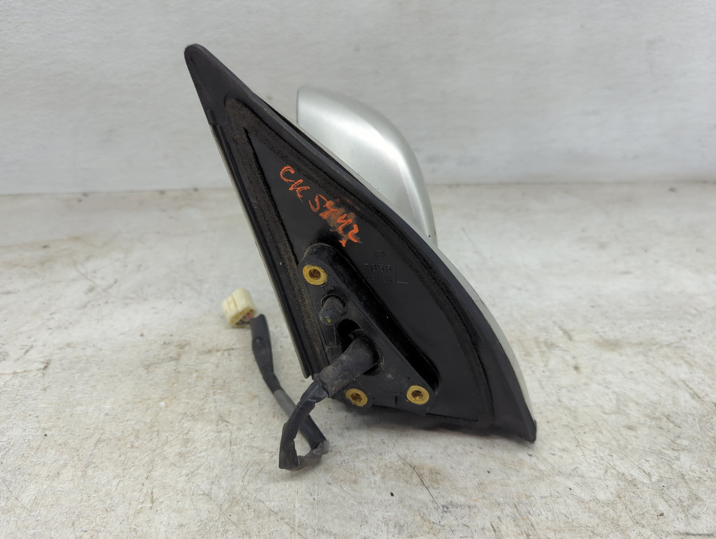 2001-2007 Toyota Highlander Driver Side View Mirror - Left Door Mirror OEM Used - Oemusedautoparts1.com