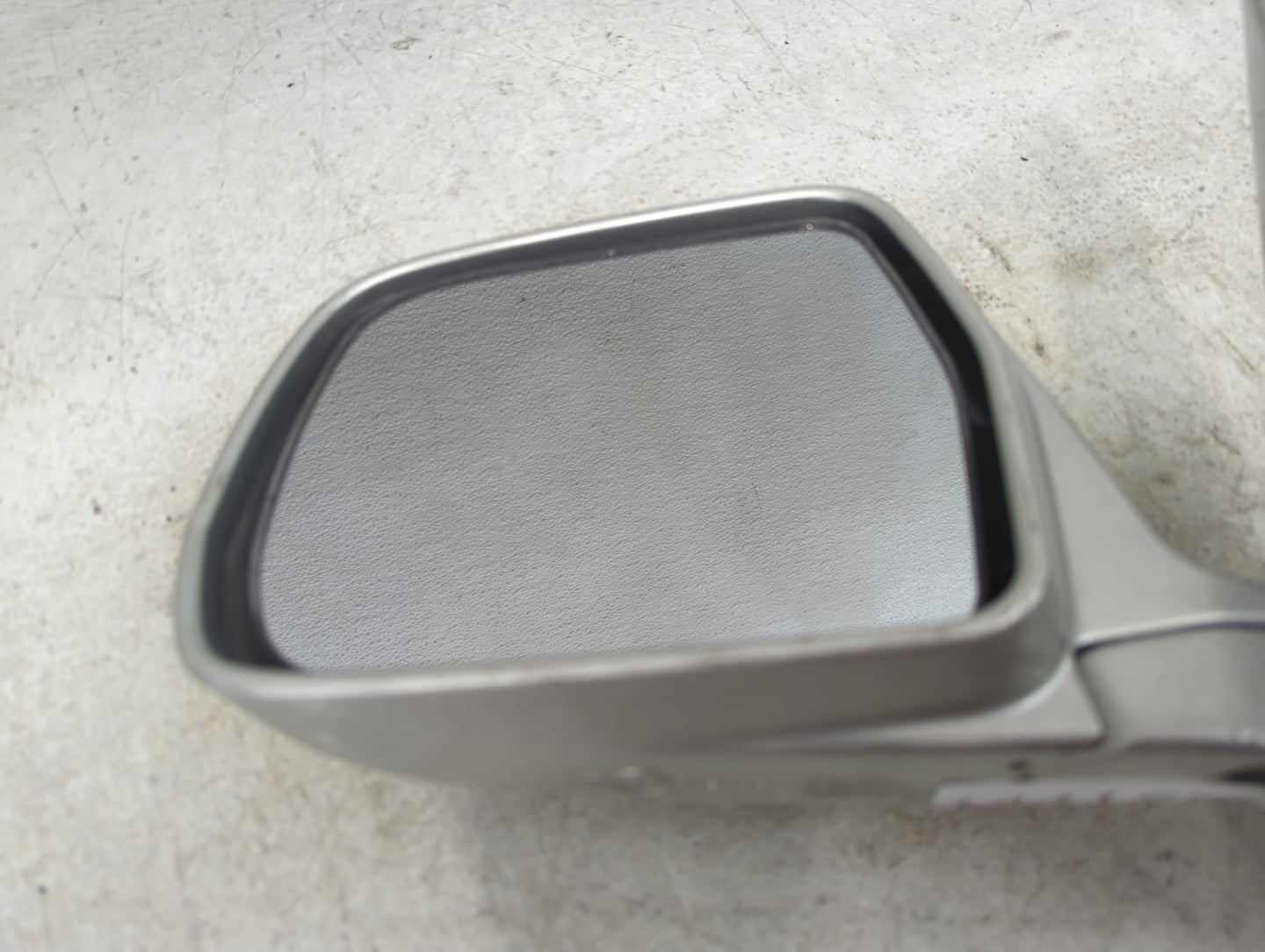 2001-2007 Toyota Highlander Driver Side View Mirror - Left Door Mirror OEM Used - Oemusedautoparts1.com