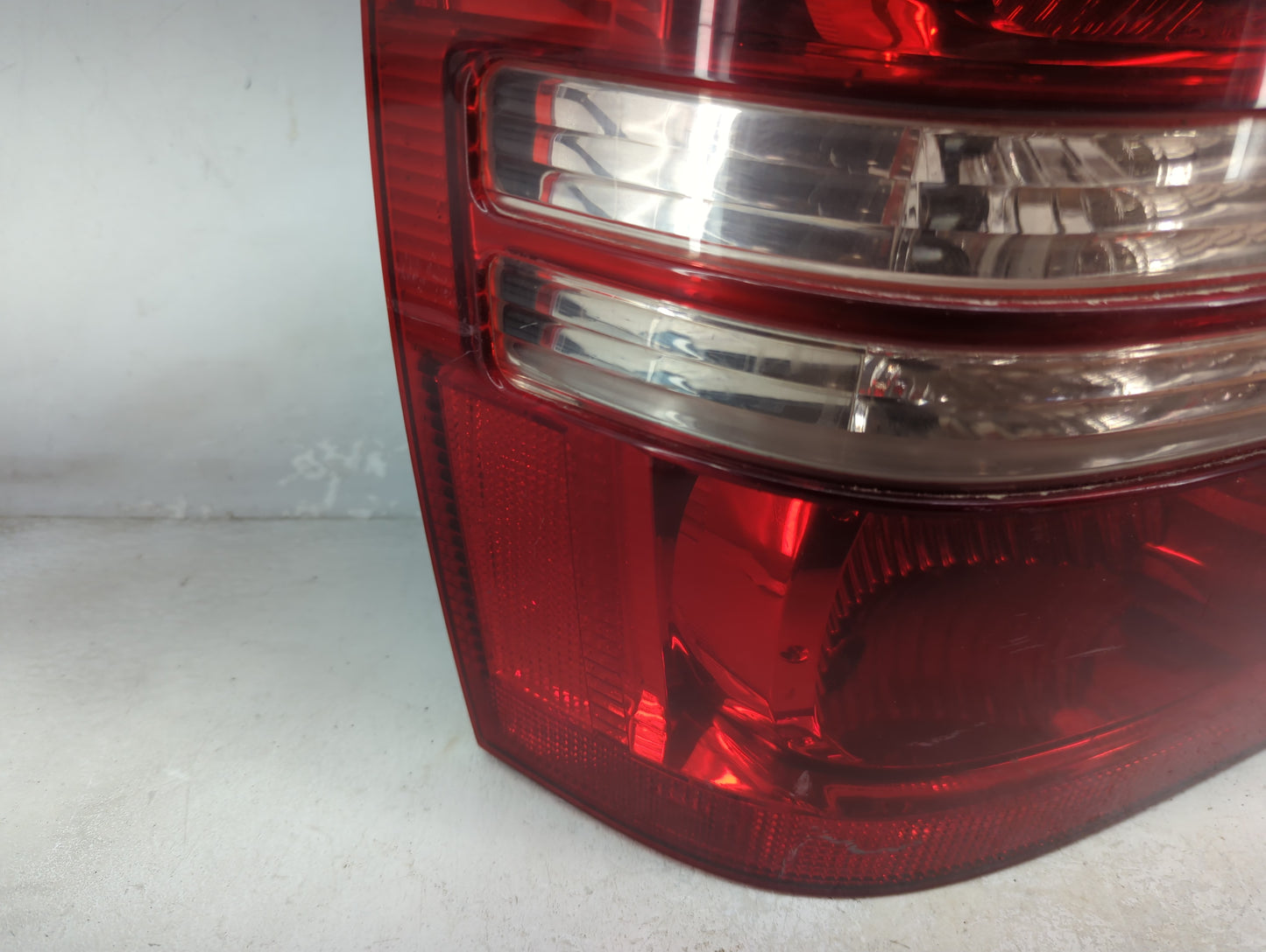 2001-2003 Toyota Highlander Tail Light Assembly Passenger Right OEM P/N:48-26 Fits Fits 2001 2002 2003 OEM Used Auto Parts -