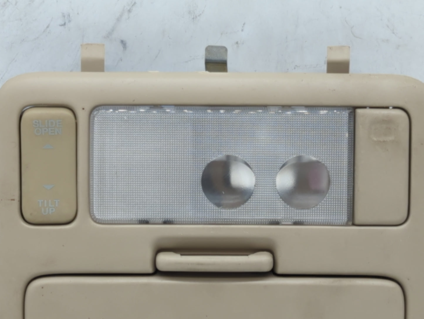 2003 Toyota Highlander Overhead Roof Console - Oemusedautoparts1.com