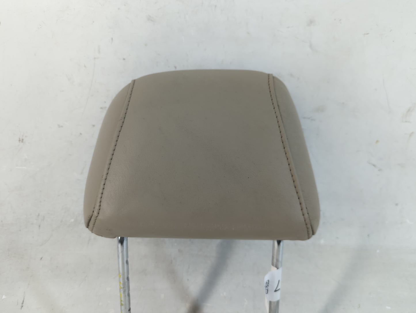 2001-2003 Toyota Highlander Headrest Head Rest Front Driver Passenger Seat Fits Fits 2001 2002 2003 OEM Used Auto Parts - Oe