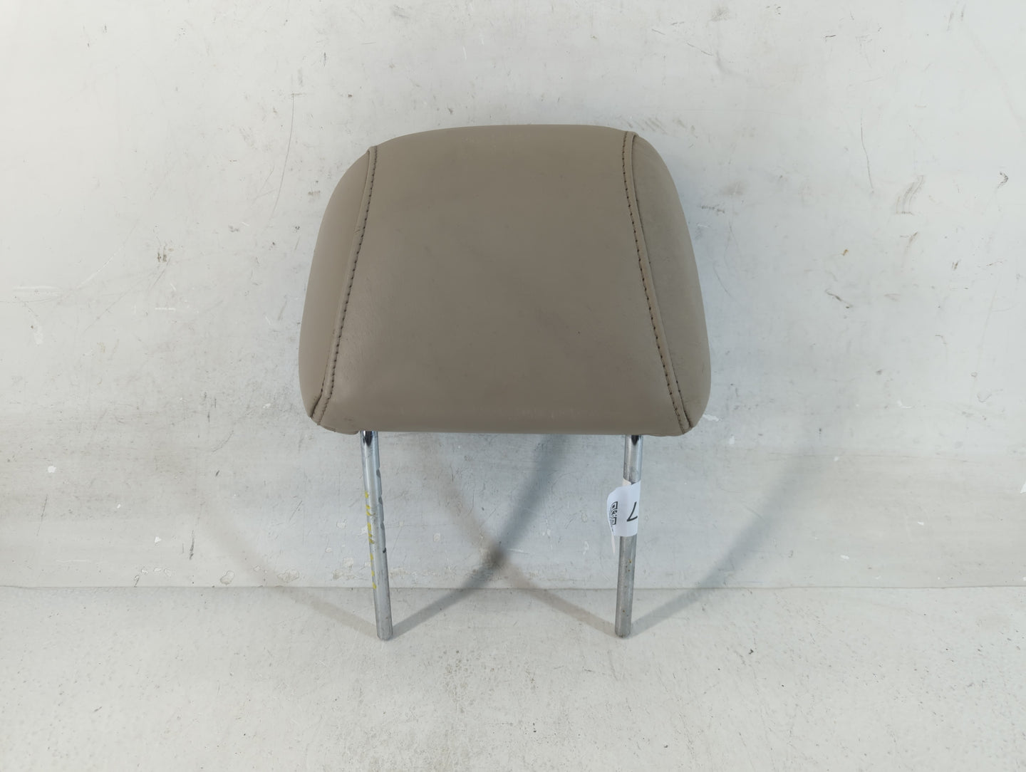 2001-2003 Toyota Highlander Headrest Head Rest Front Driver Passenger Seat Fits Fits 2001 2002 2003 OEM Used Auto Parts - Oe