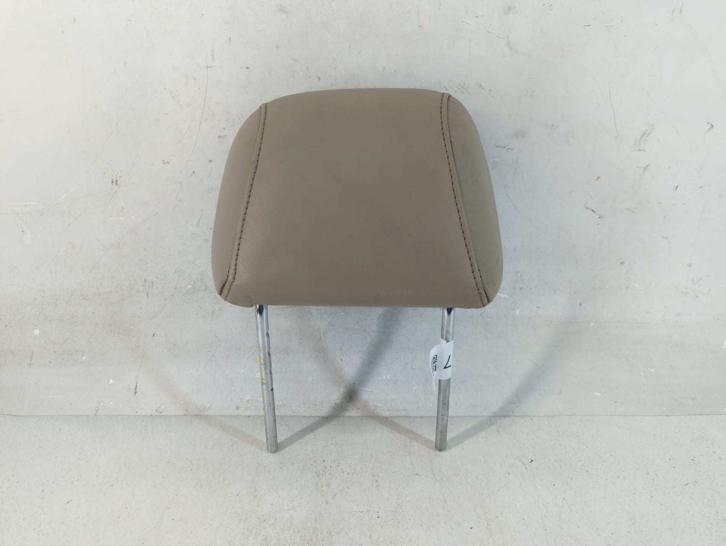 2001-2003 Toyota Highlander Headrest Head Rest Front Driver Passenger Seat Fits Fits 2001 2002 2003 OEM Used Auto Parts - Oe