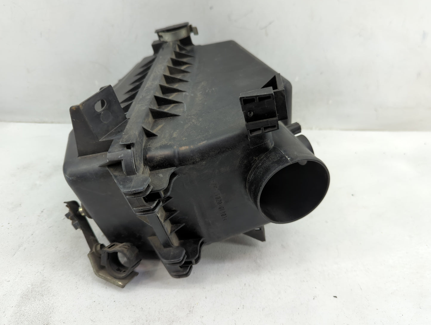 2003-2008 Toyota Matrix Air Cleaner Intake-duct Hose Tube - Oemusedautoparts1.com