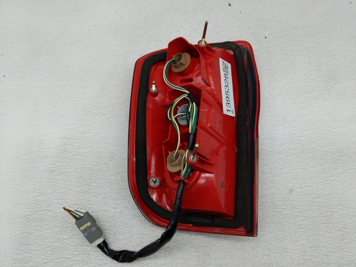 2001-2003 Toyota Rav4 Tail Light Assembly Passenger Right OEM Fits Fits 2001 2002 2003 OEM Used Auto Parts - Oemusedautopart
