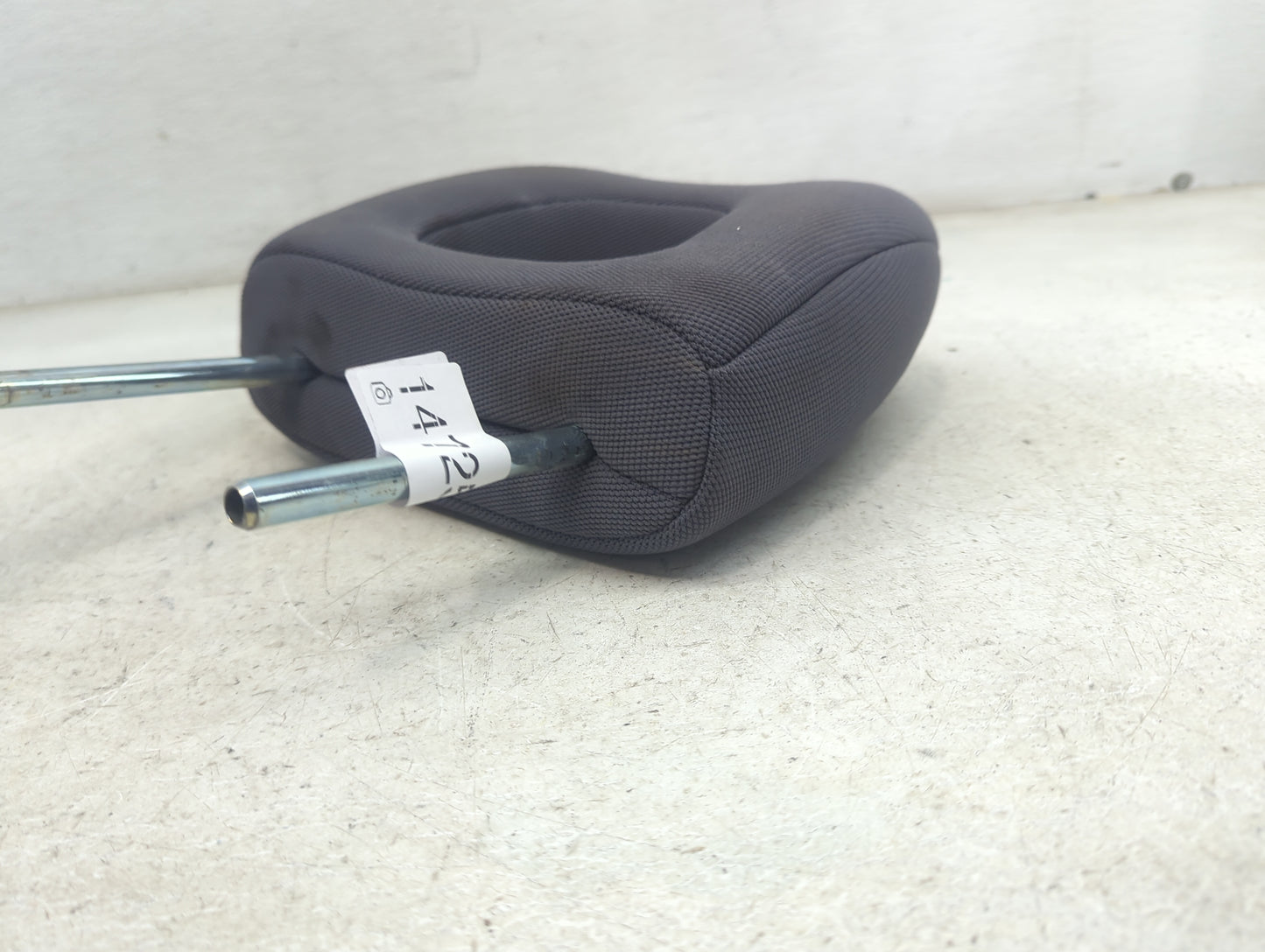 2003 Toyota Rav4 Headrest Head Rest Front Driver Seat Black - Oemusedautoparts1.com
