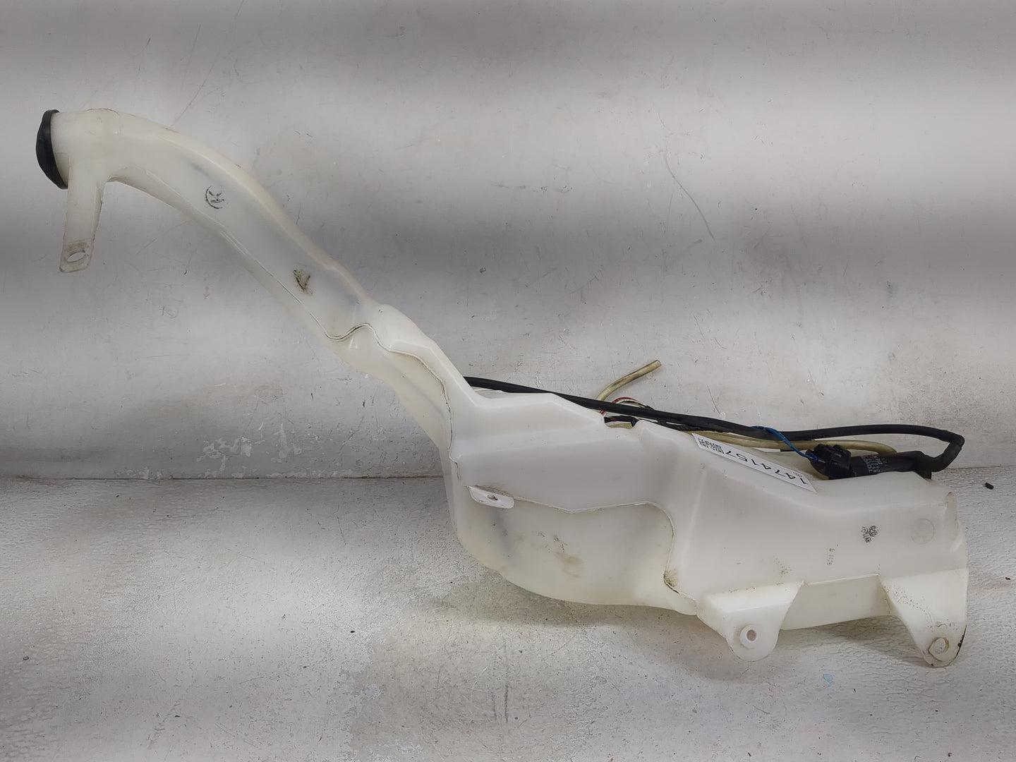 2001-2003 Toyota Rav4 Windshield Washer Fluid Reservoir Bottle Oem - Oemusedautoparts1.com
