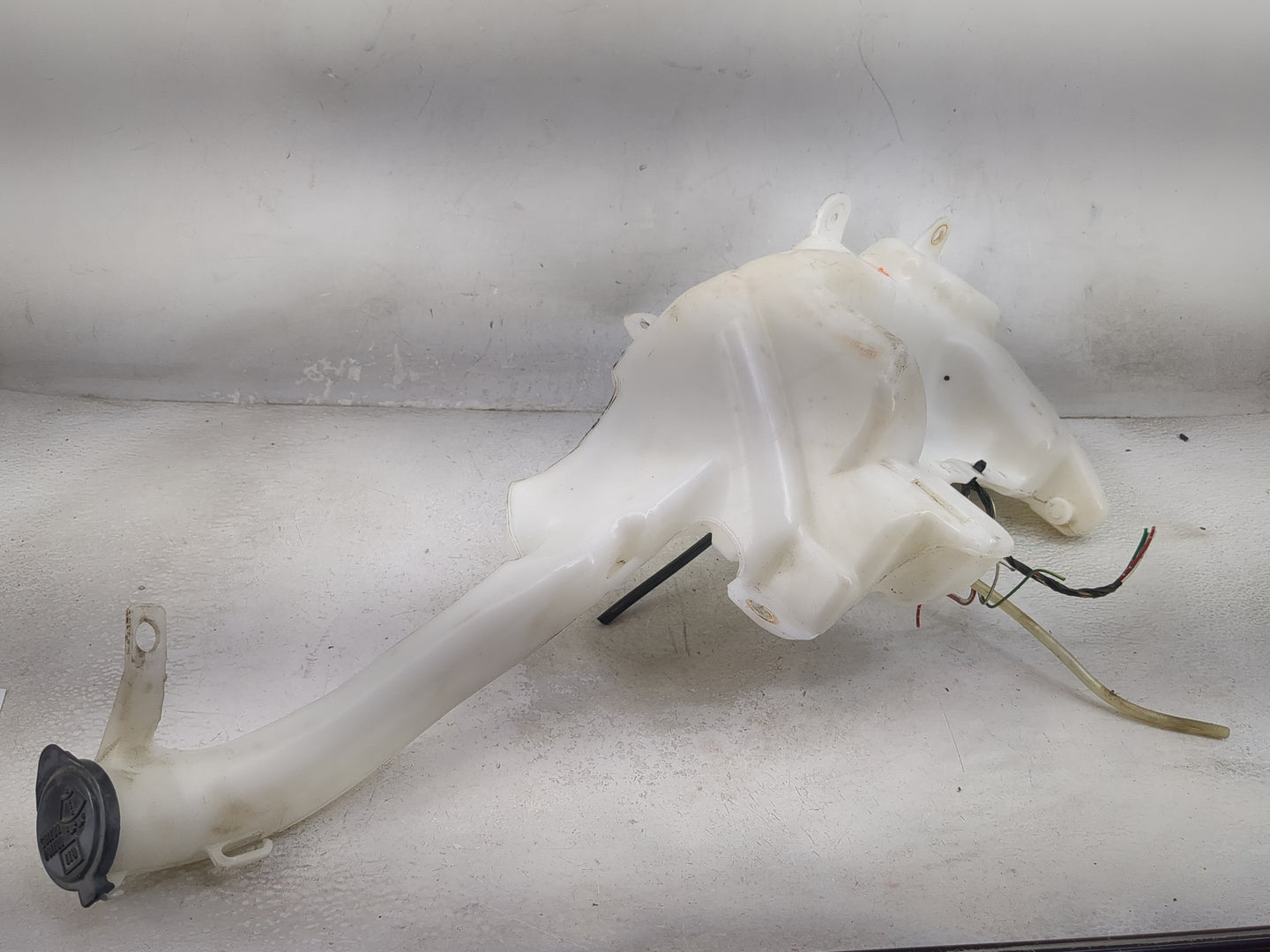 2001-2003 Toyota Rav4 Windshield Washer Fluid Reservoir Bottle Oem - Oemusedautoparts1.com