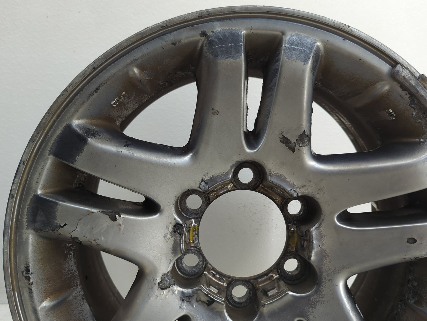 2003-2007 Toyota Sequoia Oem Wheel Rim 1060522 - Oemusedautoparts1.com