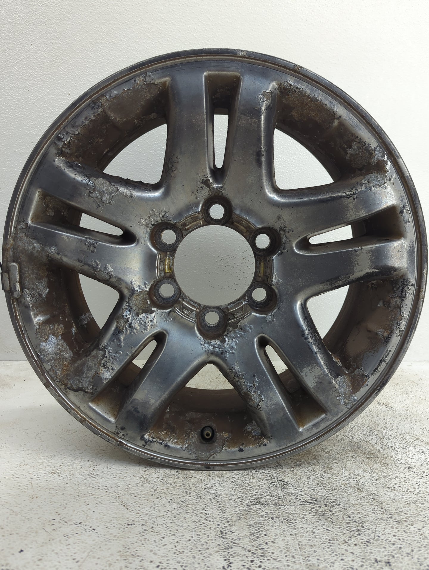 2003-2007 Toyota Sequoia Oem Wheel Rim 1060530 - Oemusedautoparts1.com