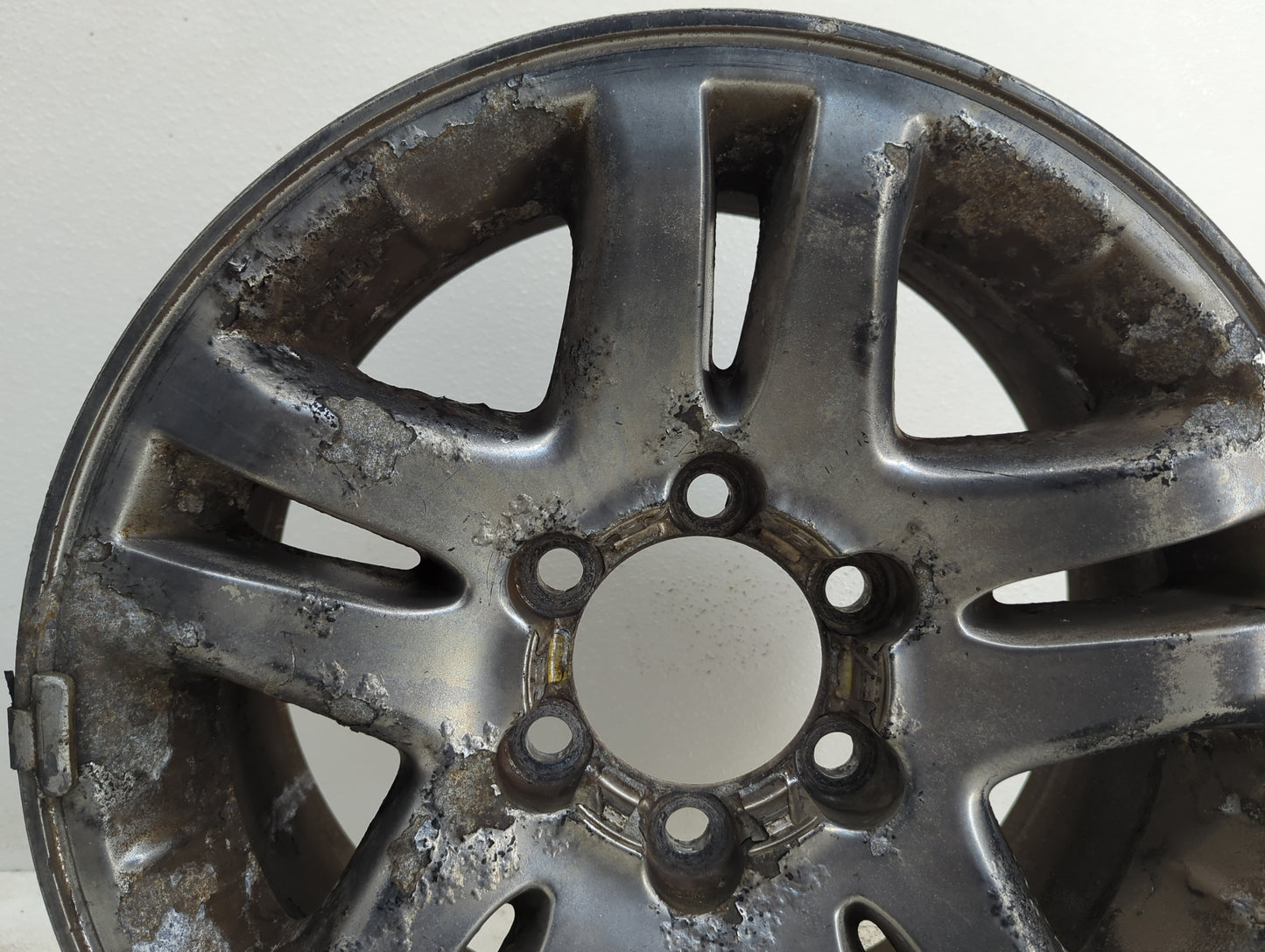 2003-2007 Toyota Sequoia Oem Wheel Rim 1060530 - Oemusedautoparts1.com