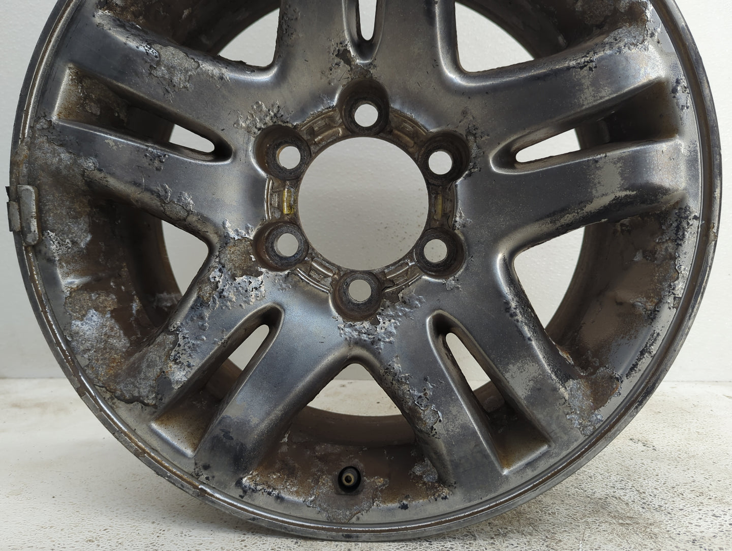 2003-2007 Toyota Sequoia Oem Wheel Rim 1060530 - Oemusedautoparts1.com