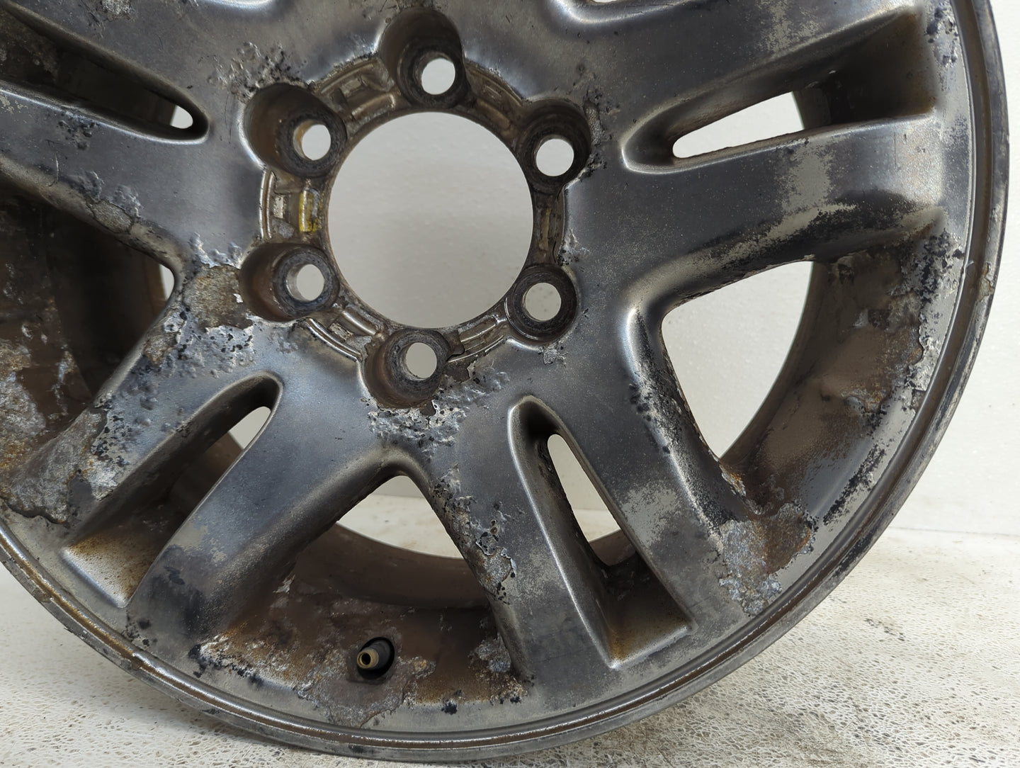 2003-2007 Toyota Sequoia Oem Wheel Rim 1060530 - Oemusedautoparts1.com
