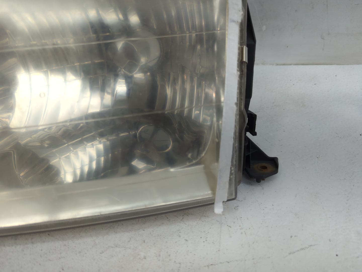 2001-2004 Toyota Sequoia Driver Left Oem Head Light Headlight Lamp - Oemusedautoparts1.com