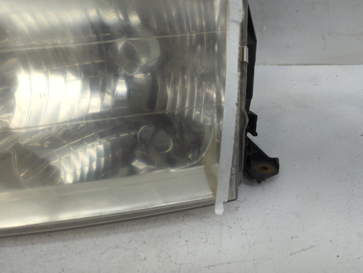 2001-2004 Toyota Sequoia Driver Left Oem Head Light Headlight Lamp - Oemusedautoparts1.com