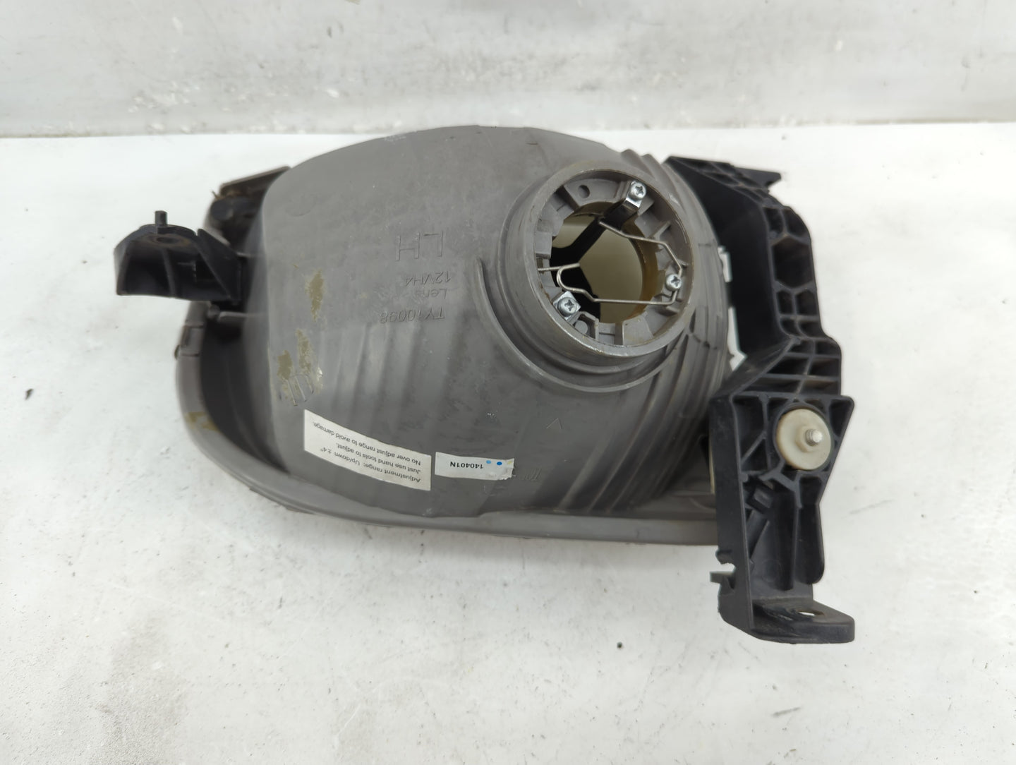 2001-2004 Toyota Sequoia Driver Left Oem Head Light Headlight Lamp - Oemusedautoparts1.com