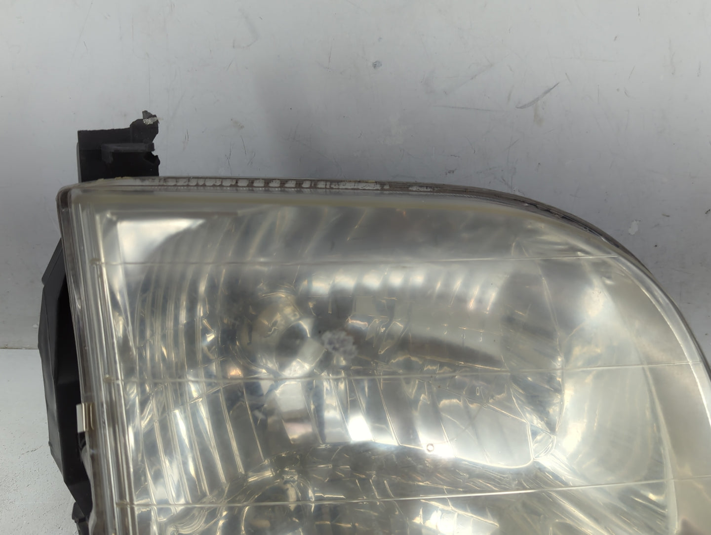 2001-2004 Toyota Sequoia Passenger Right Oem Head Light Headlight Lamp - Oemusedautoparts1.com