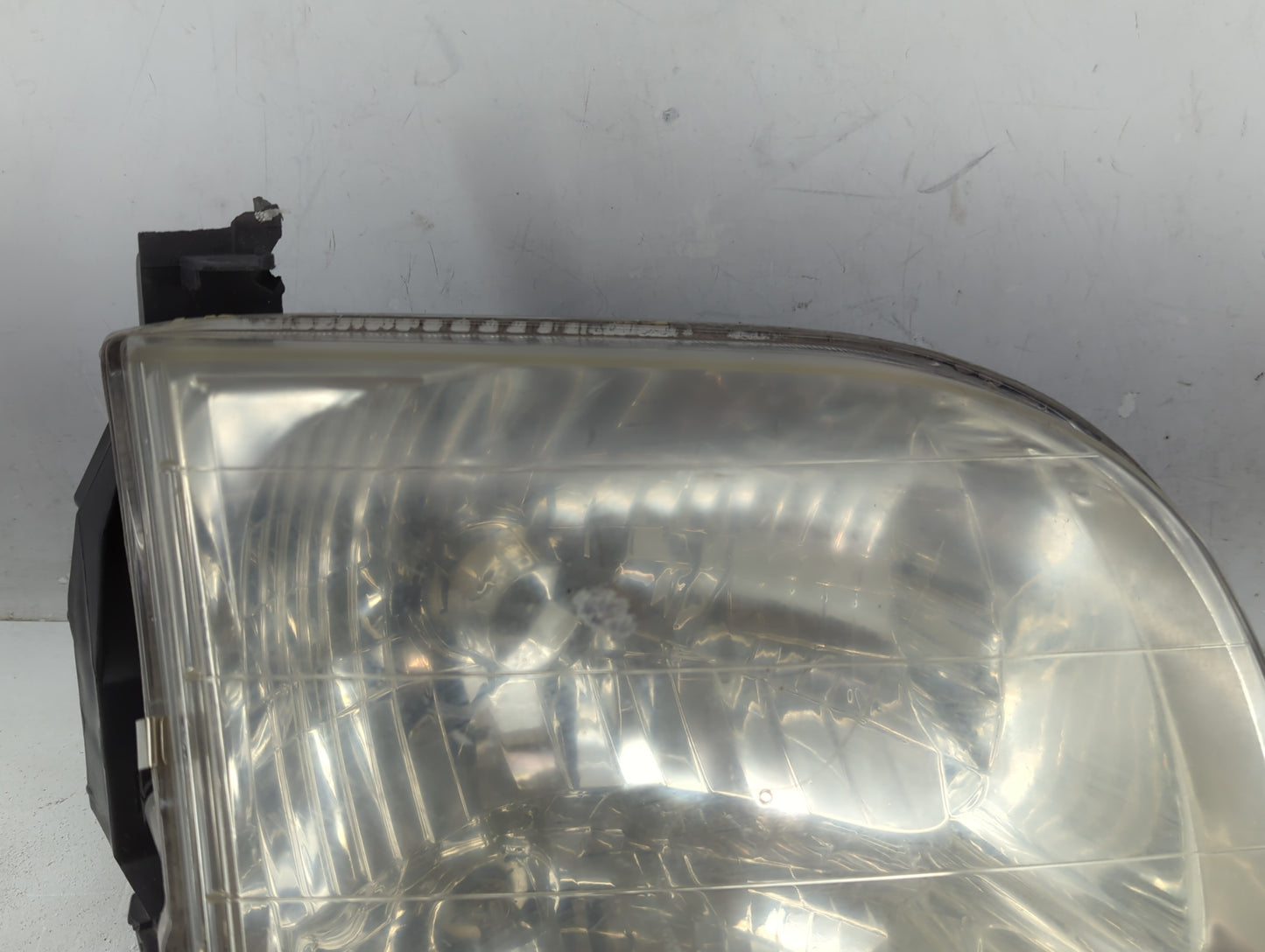 2001-2004 Toyota Sequoia Passenger Right Oem Head Light Headlight Lamp - Oemusedautoparts1.com