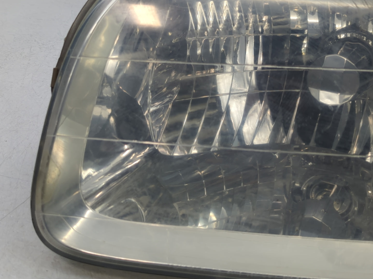 2001-2004 Toyota Sequoia Driver Left Oem Head Light Headlight Lamp - Oemusedautoparts1.com