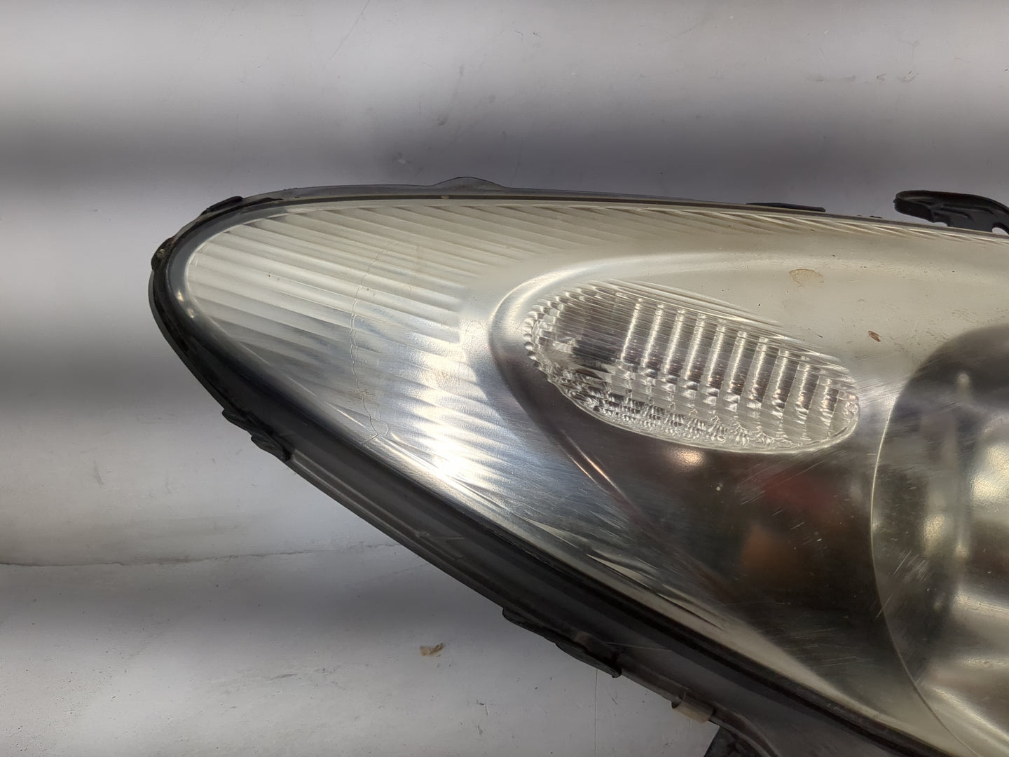 2001-2003 Toyota Sienna Driver Left Oem Head Light Headlight Lamp 1481354 - Oemusedautoparts1.com