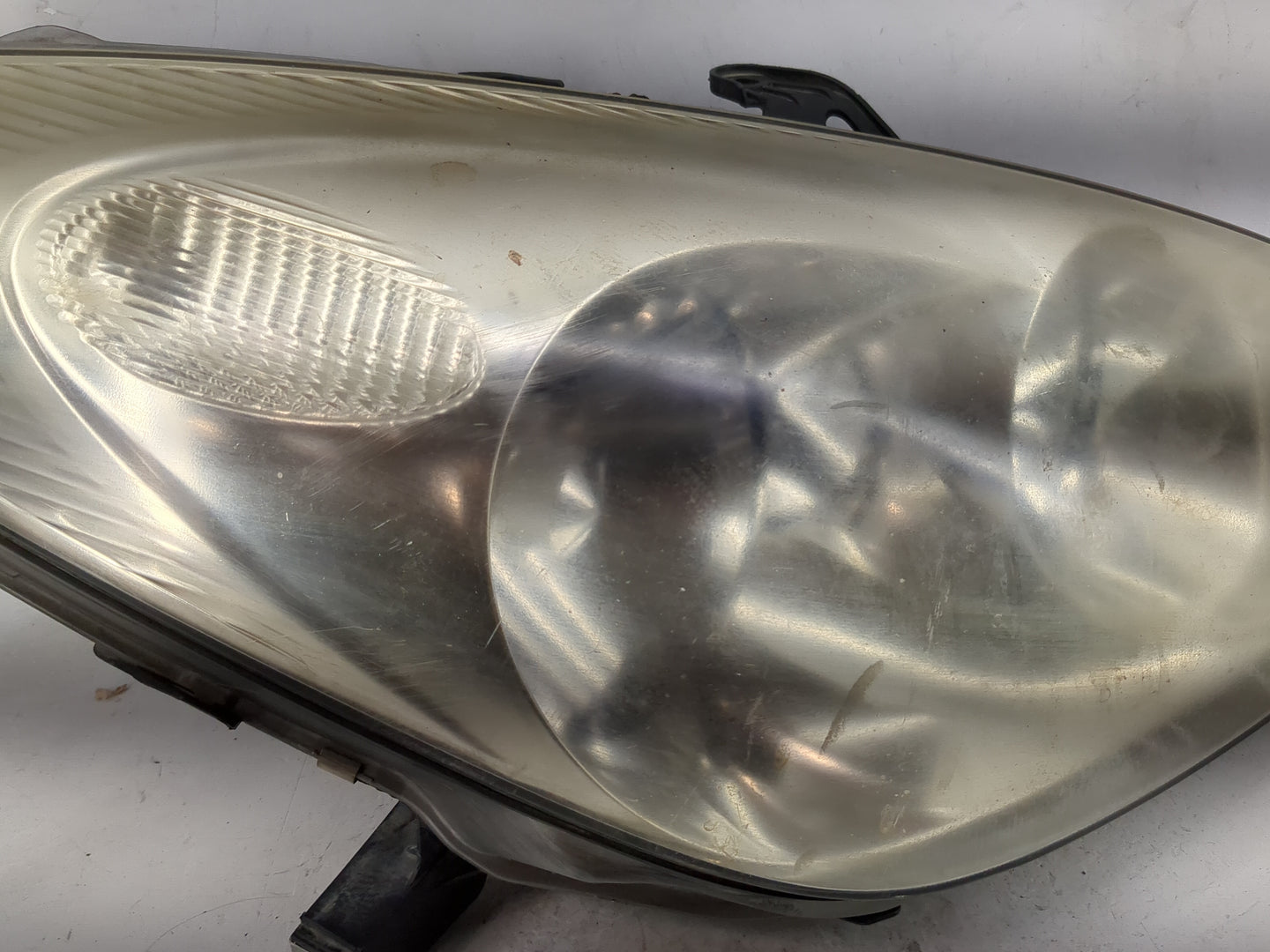 2001-2003 Toyota Sienna Driver Left Oem Head Light Headlight Lamp 1481354 - Oemusedautoparts1.com
