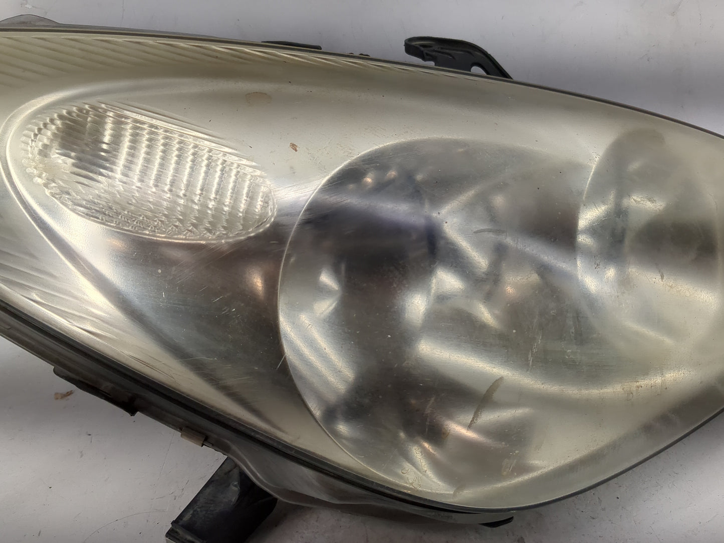 2001-2003 Toyota Sienna Driver Left Oem Head Light Headlight Lamp 1481354 - Oemusedautoparts1.com