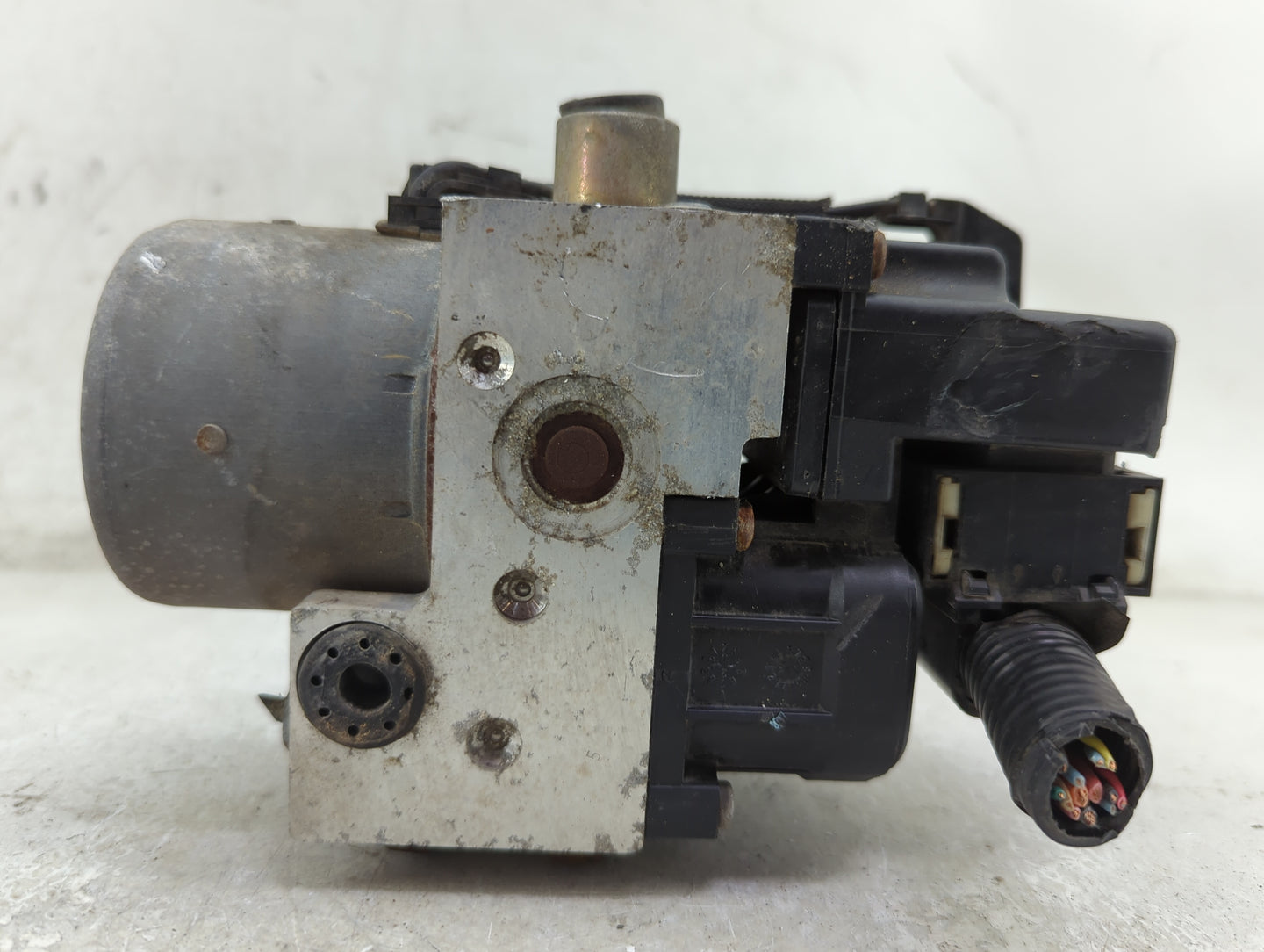 2003 Toyota Solara ABS Pump Control Module Replacement P/N:409 283 021 26 8 0 130 108 084 Fits OEM Used Auto Parts - Oemused