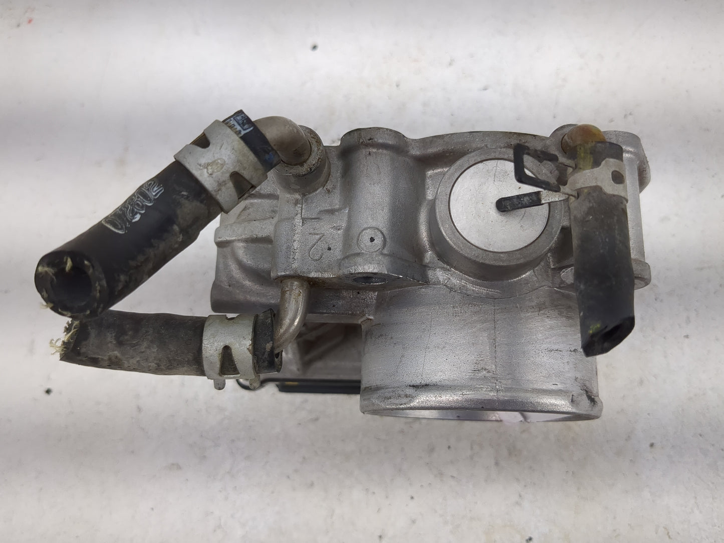 2002-2003 Toyota Solara Throttle Body P/N:22030-0H010 Fits Fits 2002 2003 OEM Used Auto Parts - Oemusedautoparts1.com