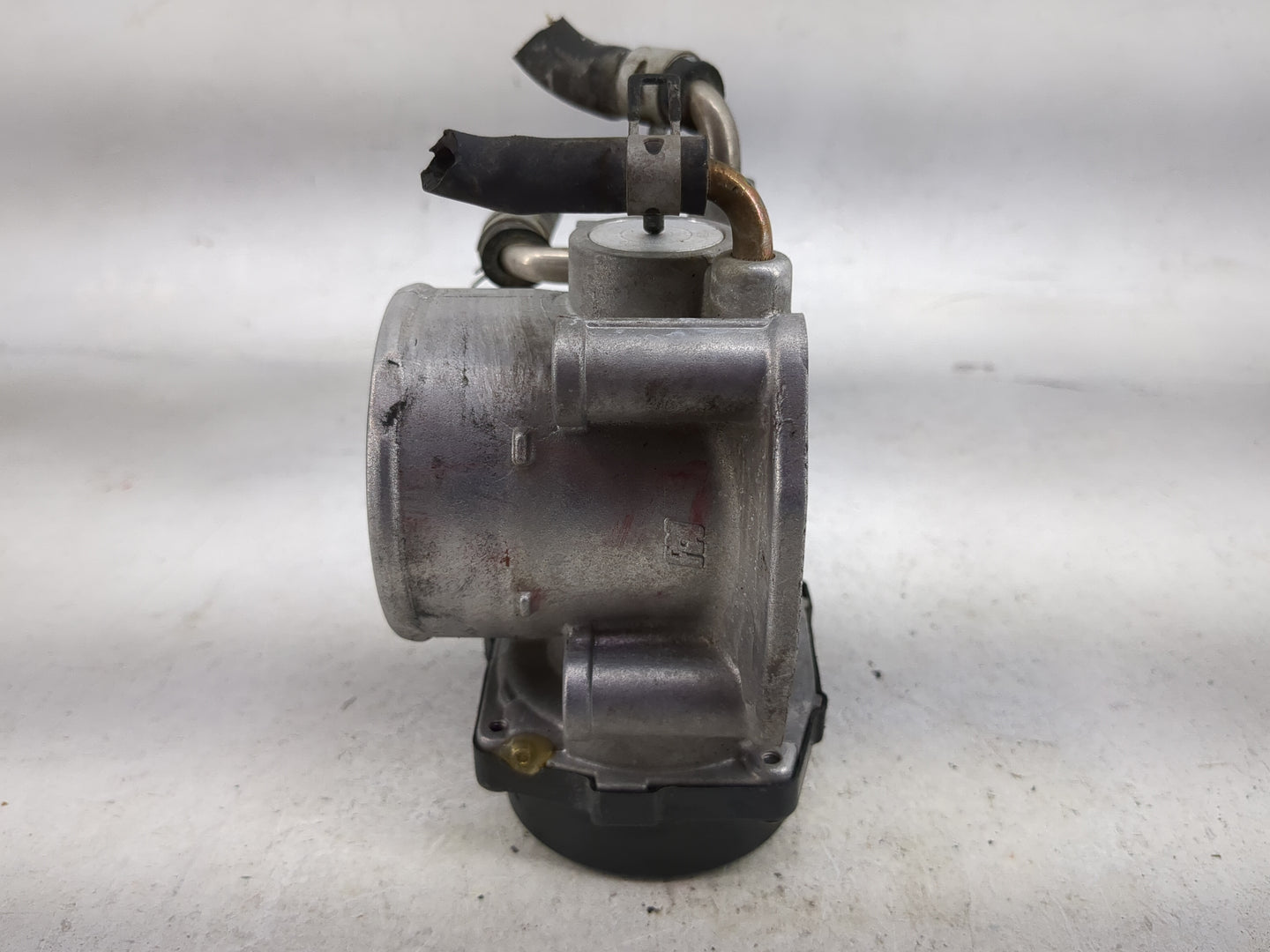 2002-2003 Toyota Solara Throttle Body P/N:22030-0H010 Fits Fits 2002 2003 OEM Used Auto Parts - Oemusedautoparts1.com