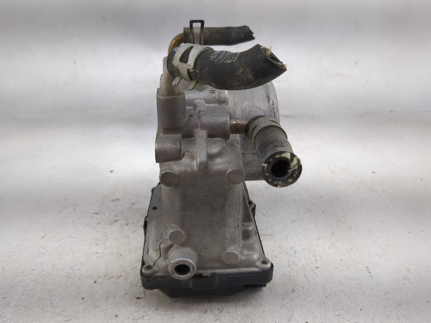 2002-2003 Toyota Solara Throttle Body P/N:22030-0H010 Fits Fits 2002 2003 OEM Used Auto Parts - Oemusedautoparts1.com