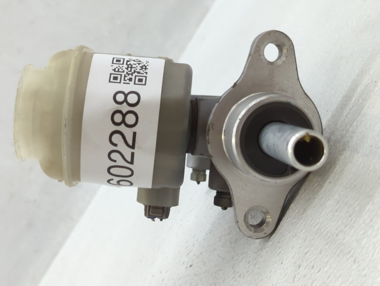 2001-2004 Toyota Tacoma Brake Master Cylinder - Oemusedautoparts1.com